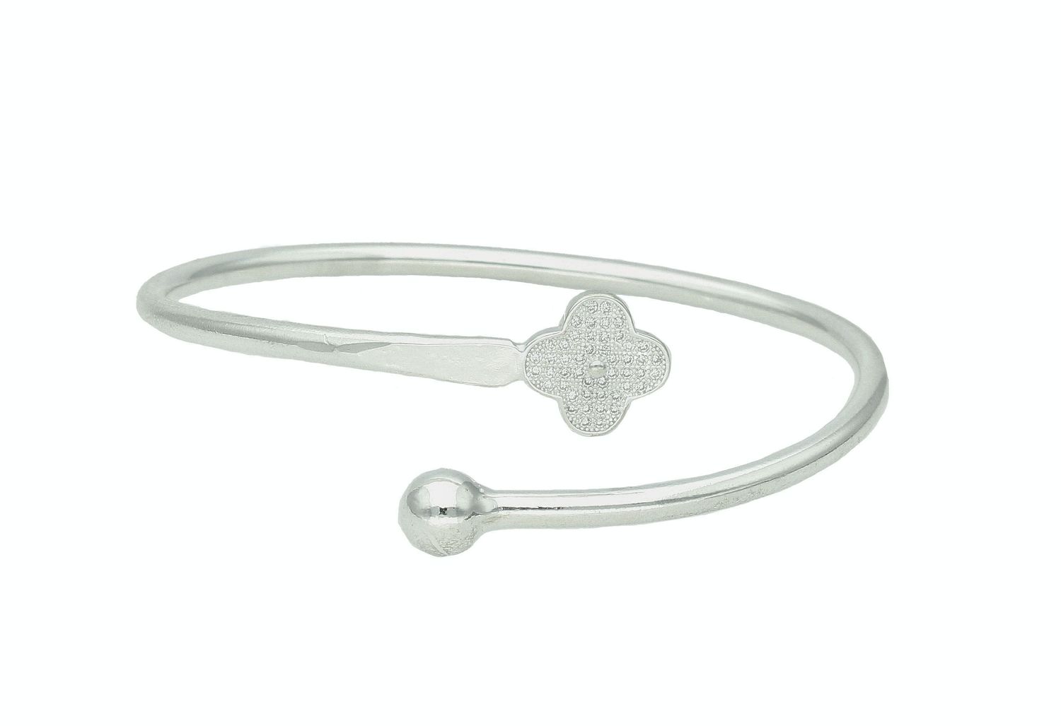 Srebrna bransoletka damska sztywna zakończona koniczynka DIA-BRA-BS91682-925.jpg