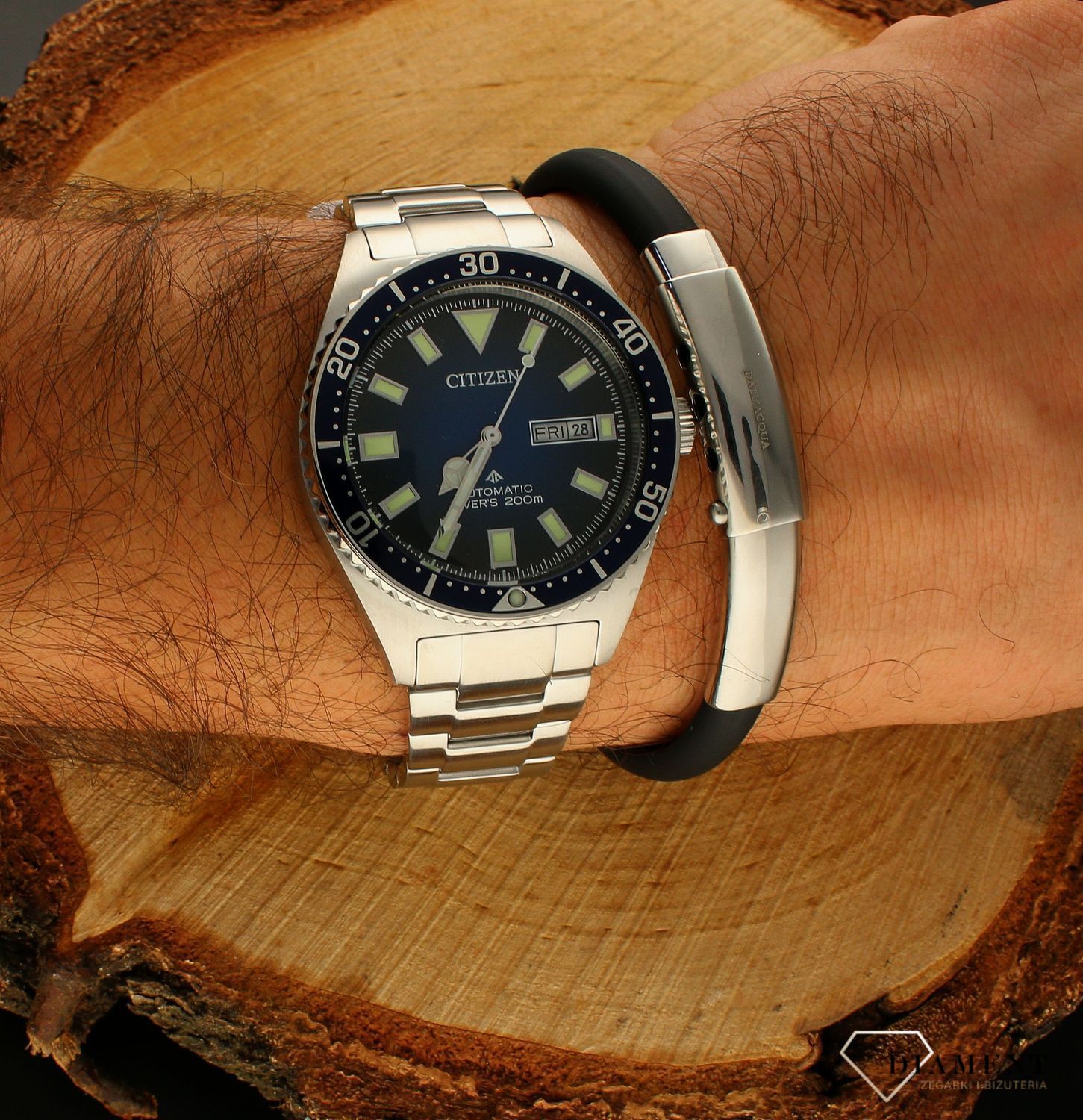 Bransoletka męska czarna z granatową wstawką ze stali DIA-BRA-BSPBA15527. Męska bransoletka silikonowa. Męska bransoletka z granatową blaszką. Bransoletka męska czarno-granatowa idealna na prezent.  (1).jpg