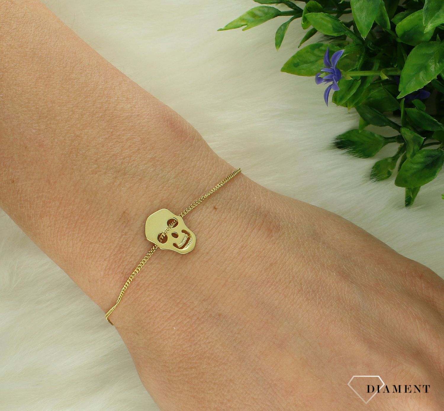 Bransoletka srebrna jasność umysłu 925 celebrytka pozłacana DIA-BRA-CZASZKA1-Z-925. Srebrna bransoletka z modnym wzorem. Bransoletka składa się z delikatnego ażurowego łańcuszka. Bransoletka została wykonana z najwyższej jakości sreb.jpg