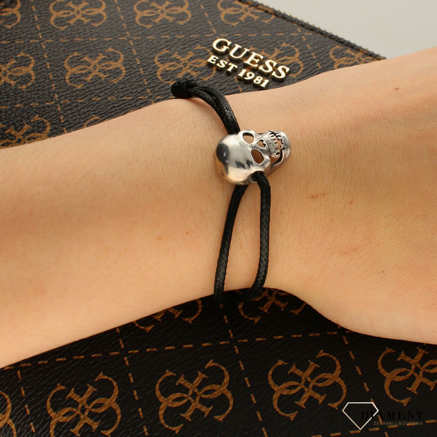 Bransoletka na sznureczku 'Czaszka Jasność umysłu' DIA-BRA-CZASZKA5-925. Bransoletka na sznurku. Bransoletka czarna. Bransoletka srebrna. Bransoletka z czaszką. Bransoletka na sznureczku na prezent (2).jpg