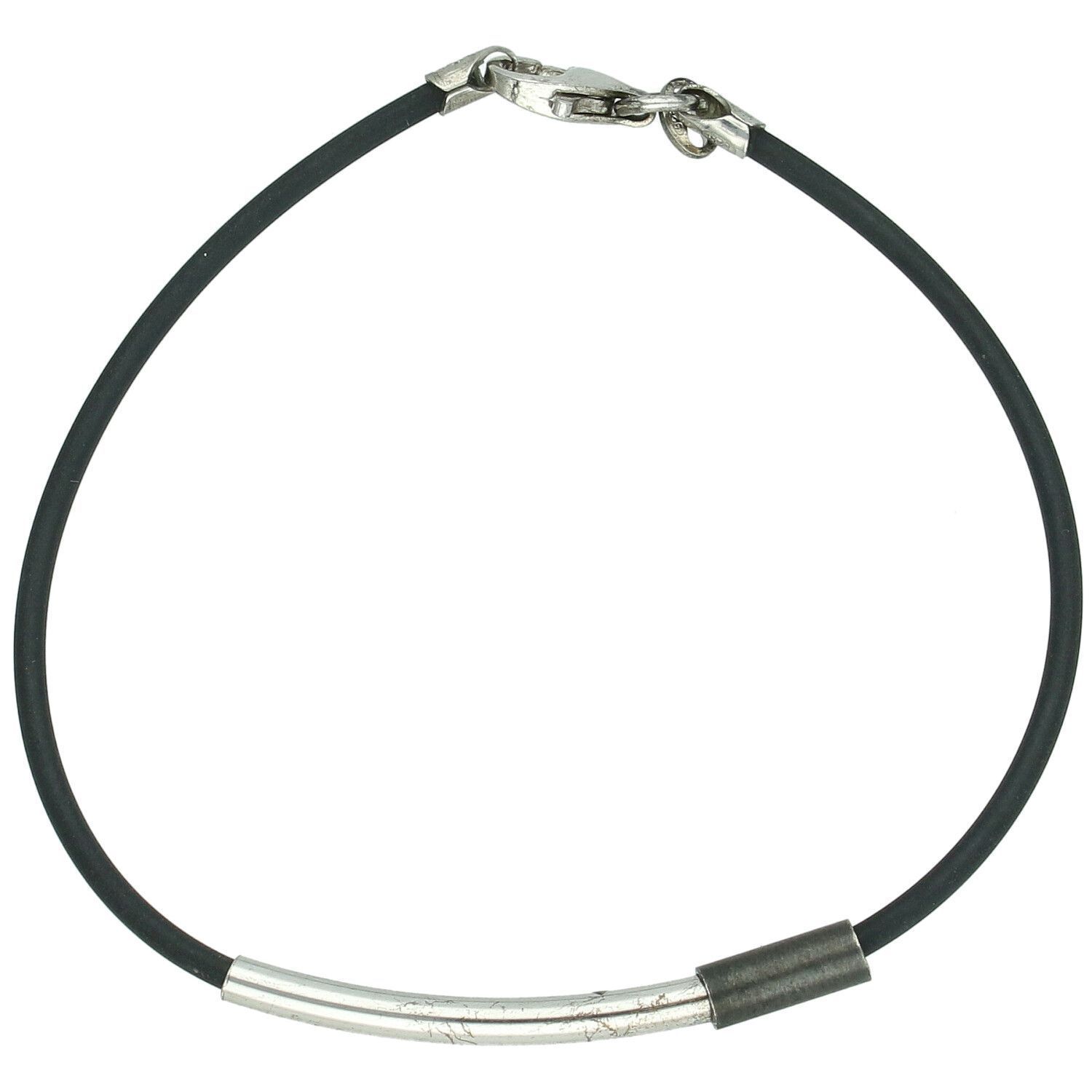 Stylowa bransoletka z kauczuku z elementem srebrnym próby 925. Długość 20 cm, zapięcie na karabińczyk, waga 3,26 g. Idealna na co dzień i na prezent.1.jpg