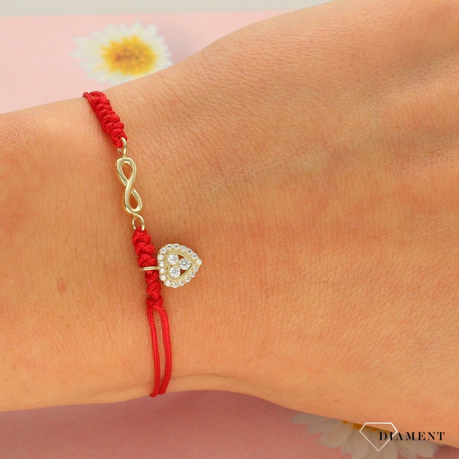 Złota bransoletka na czerwonym sznureczku z serduszkiem i znakiem nieskończoności (1).jpg