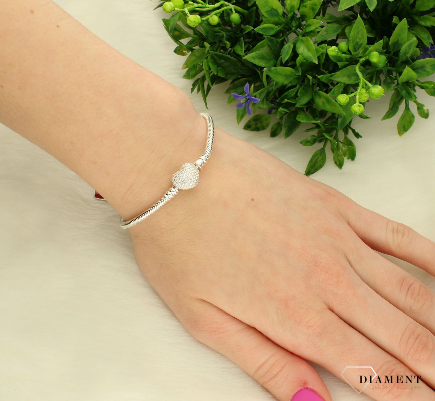 Srebrna bransoletka damska do charmsów modułowa Typu Pandora z serduszkiem w cyrkoniach DIA-BRA-MOD3-925. Srebrna bransoletka wykonana z najwyższej jakości srebra 925. Drobna bransoletka niezwykle wyjątkowa. Bransoletka do cha (1).jpg