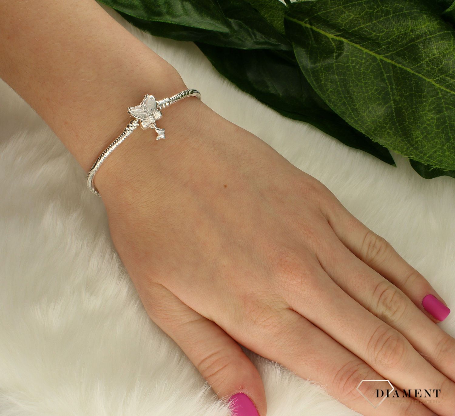 Srebrna bransoletka damska do charmsów modułowa Typu Pandora z motylkiem DIA-BRA-MOD5-925. Srebrna bransoletka wykonana z najwyższej jakości srebra 925. Bransoletka ma długość 20 cm i nie ma możliwości regulacji. Bransoletka.jpg