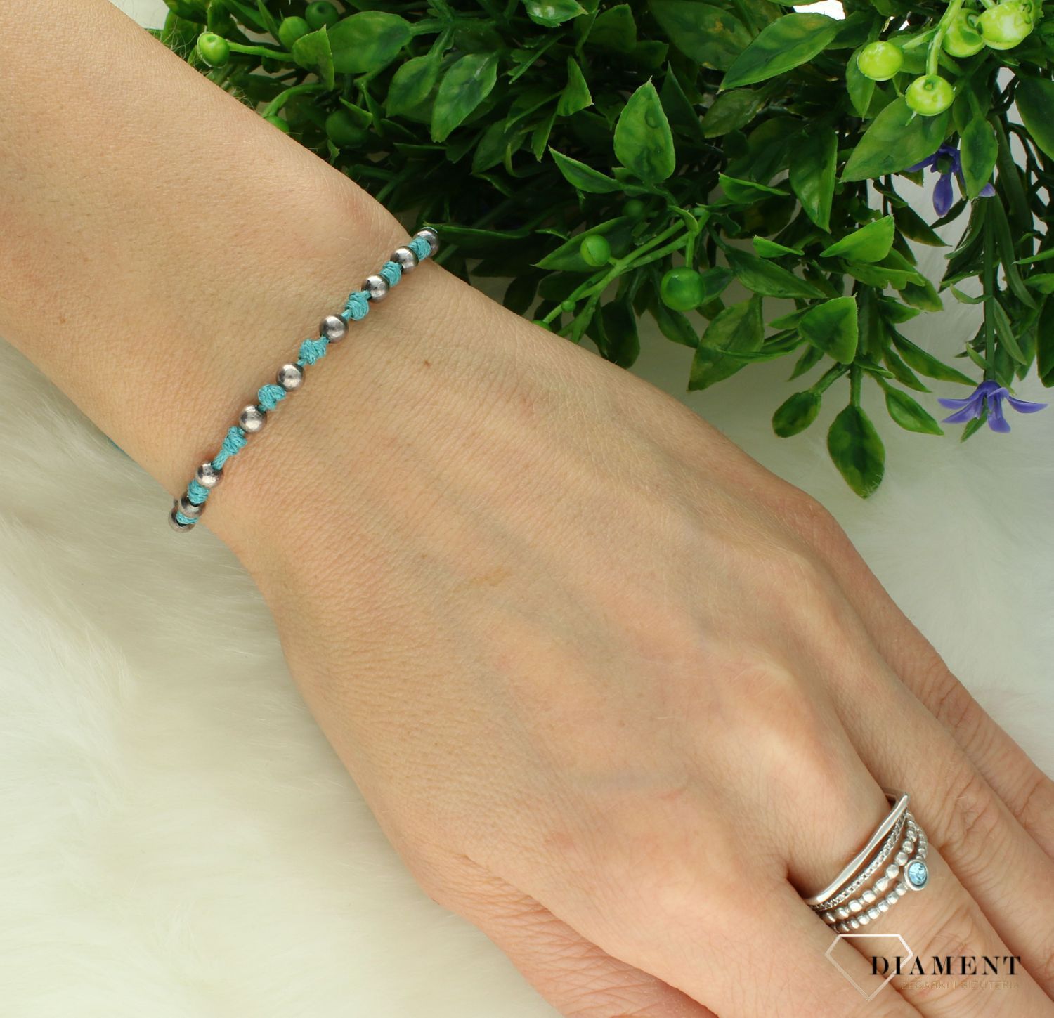 Srebrna bransoletka damska 925 na turkusowym sznureczku dziesiątka różańca z krzyżem DIA-BRA-NIEBIESKI-SZNUREK-925. Bransoletka typu różaniec będzie idealnym prezentem na komunię czy bierzmowanie.4.jpg