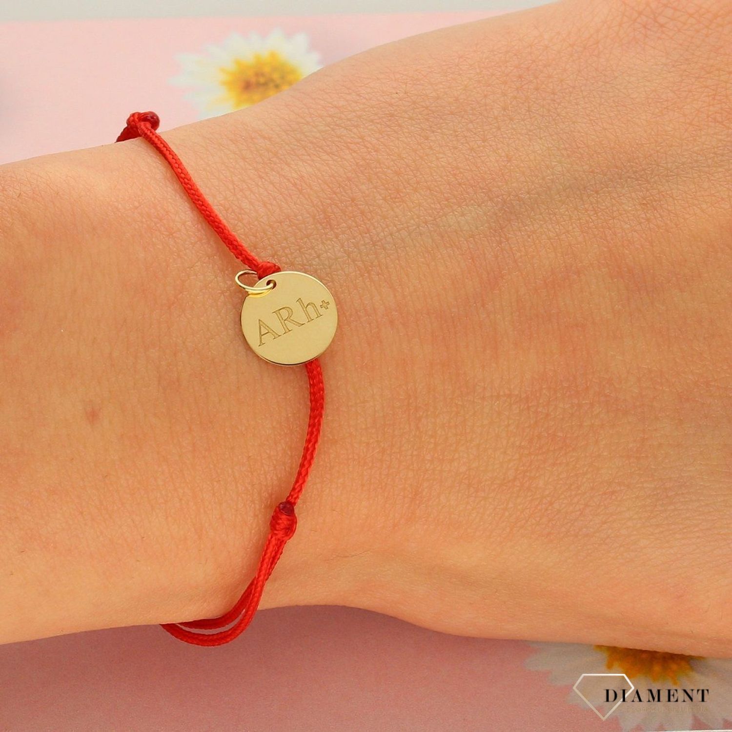 Złota bransoletka na sznurku czerwonym grupa krwi A Rh+ DIA-BRA-PL0130BG14K-585 (2).jpg