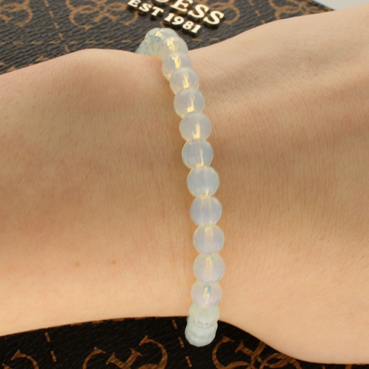 Bransoletka damska koraliki w mlecznym kolorze DIA-BRA-PUDROWE-KORALIKI5. Bransoletka damska koraliki. Bransoletka w mlecznym kolorze. Bransoletka na gumce.  (1).jpg