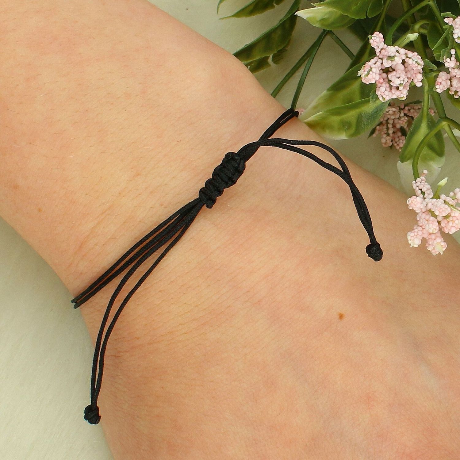 Bransoletka sznurkowa czarna ze srebrną gwiazdką – minimalistyczna bransoletka damska.jpg