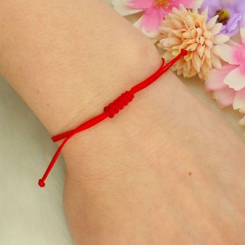Bransoletka sznurkowa czerwona z pozłacaną gwiazdką tył.jpg