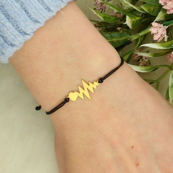 Bransoletka sznurkowa czarna ze złotym sercem i pulsem – regulowana, minimalistyczna black.jpg