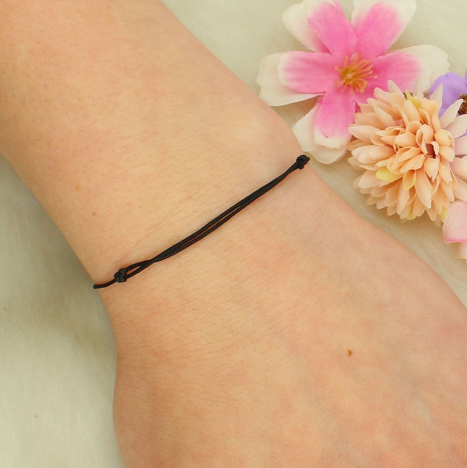 Bransoletka czarny sznurek z kwiatem lotosu – srebrna zawieszka black.jpg