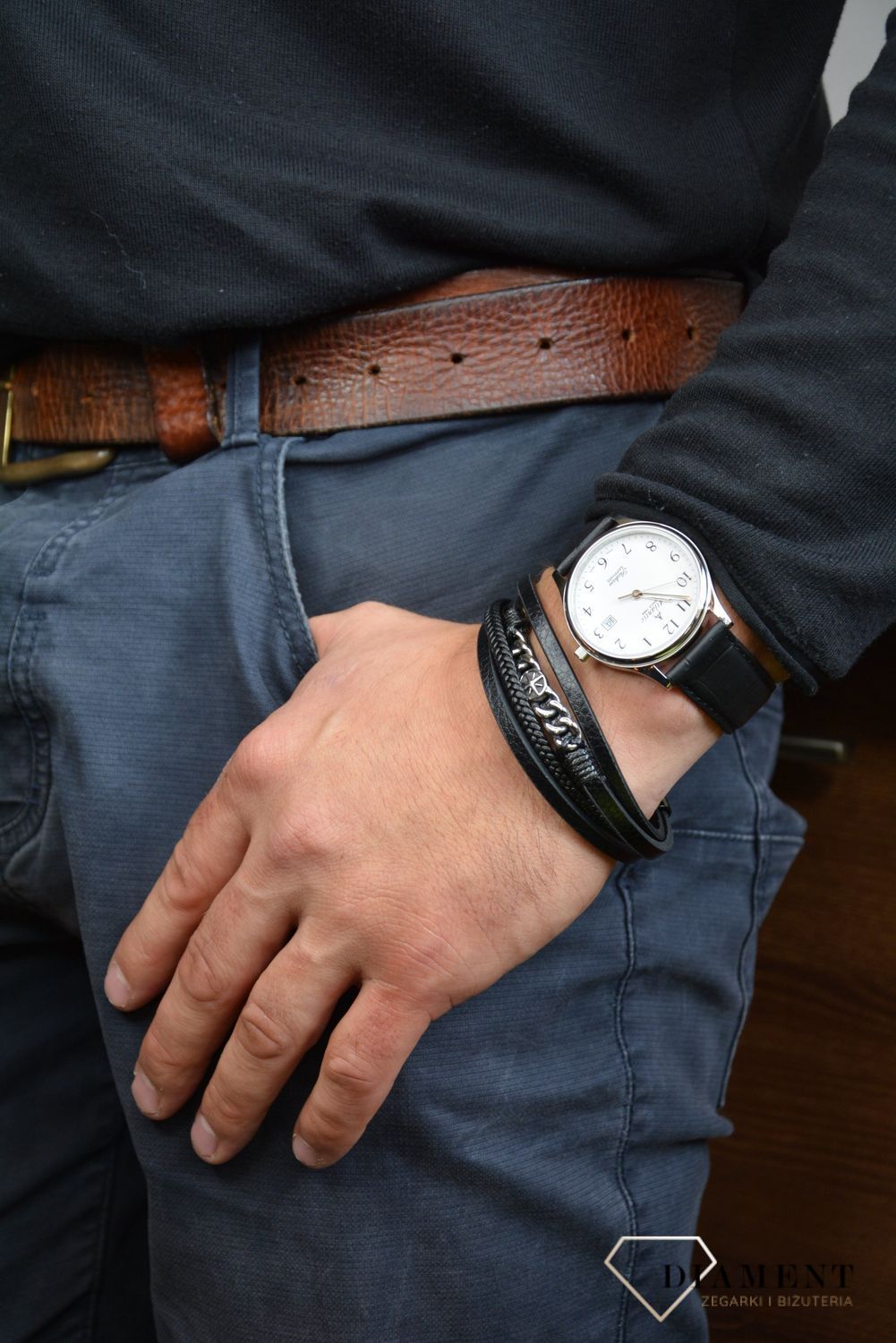 Bransoletka męska skórzana 'gładkie paski z plecionką' DIA-BRA-S1823849-STAL. Bransoletka skórzana złożona z czterech ozdobnych pasków. Modna bransoletka skórzana dla mężczyzn w kolorze czarnym.jpg