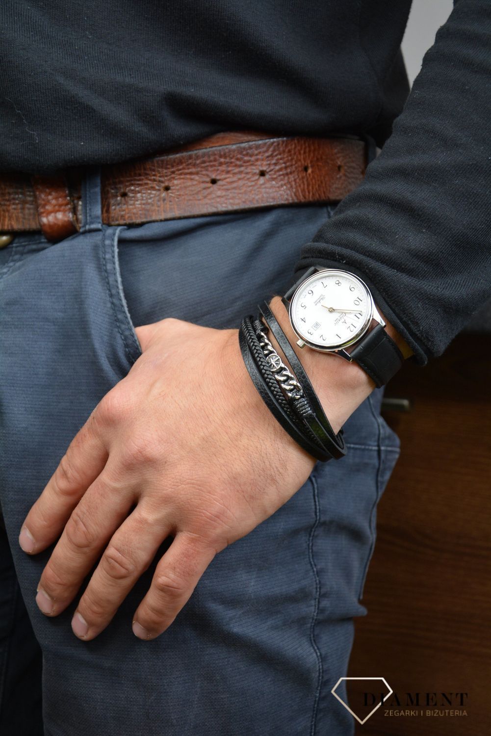 Bransoletka męska skórzana 'gładkie paski z plecionką' DIA-BRA-S1823849-STAL. Bransoletka skórzana złożona z czterech ozdobnych pasków. Modna bransoletka skórzana dla mężczyzn w kolorze czarnym.jpg