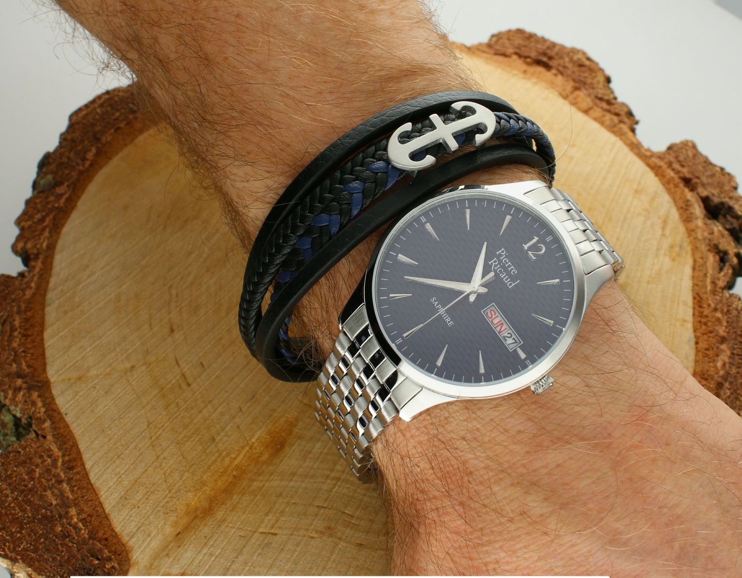 Bransoletka męska skórzana kotwica DIA-BRA-S8023952-STAL Bransoletka wykonana ze skóry w granatowo, czarnym kolorze, ozdobiona kotwicą. Idealny pomysł na prezent dla każdego mężczyzny..jpg