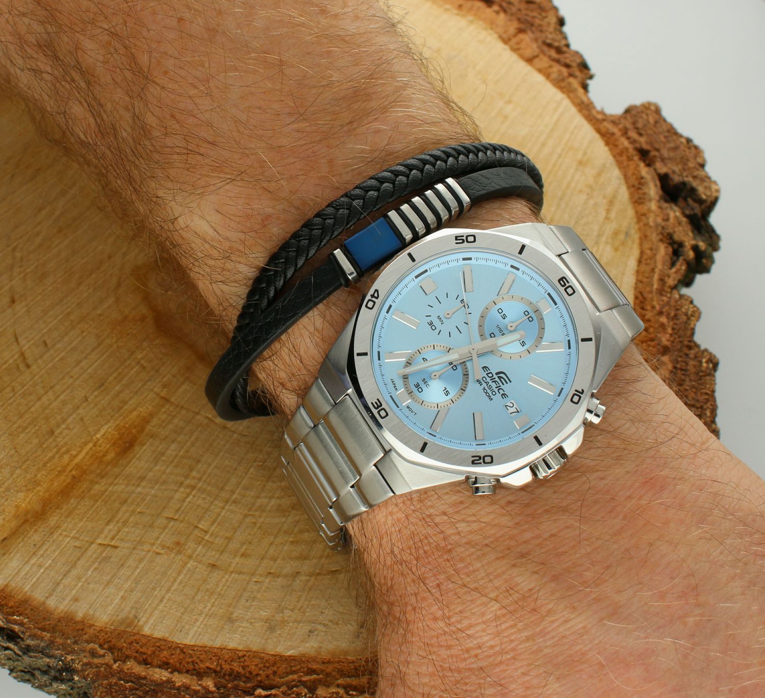 Bransoletka męska skórzana DIA-BRA-S8183952-STAL Bransoletka męska skórzana z stalą szlachetną. Stalowa bransoletka z czarną skórą nadaje bransoletce charakteru. Bransoletka składa się z dwóch.jpg