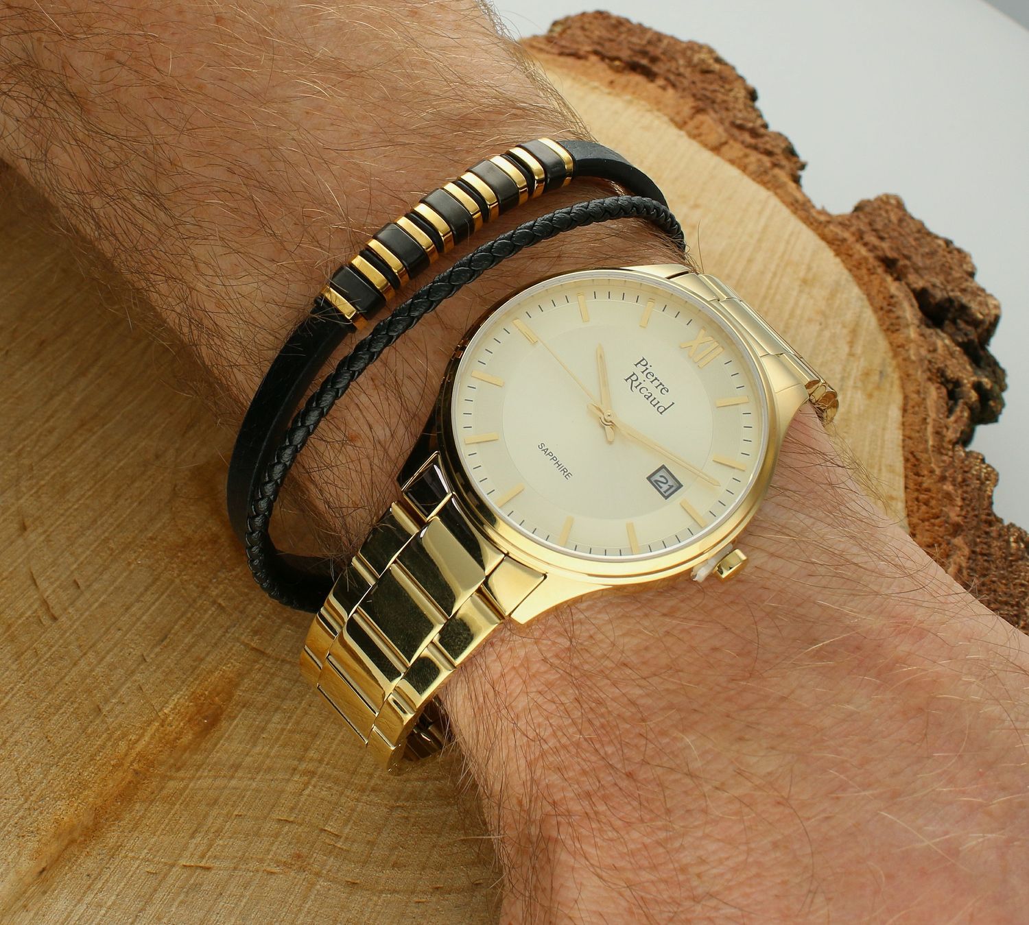 Bransoletka męska skórzana pozłacana DIA-BRA-S8234456-STAL Bransoletka męska skórzana z stalą szlachetną. Stalowa bransoletka z czarną skórą nadaje bransoletce charakteru..jpg