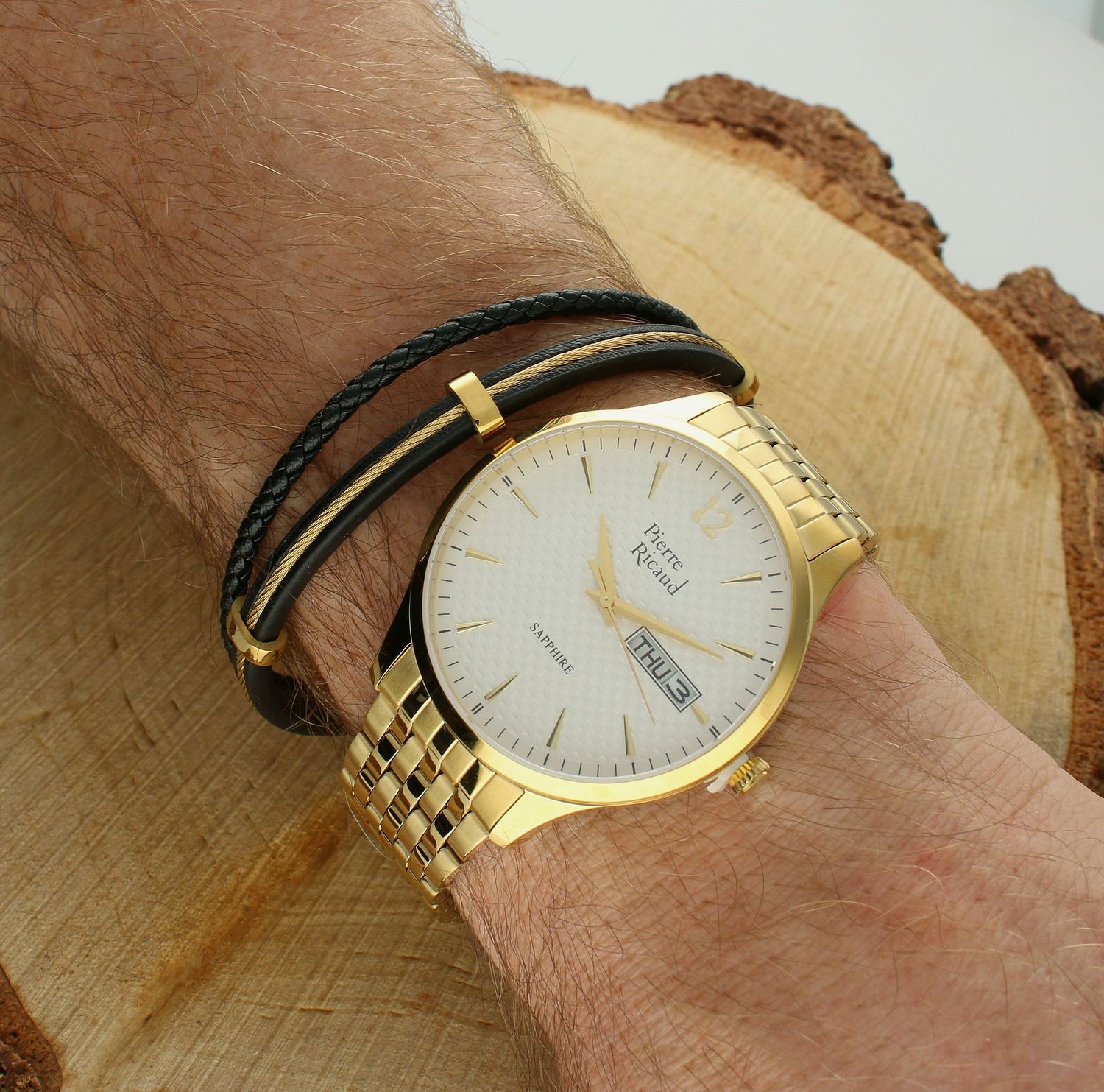 Bransoletka męska skórzana DIA-BRA-S8254254-STAL Bransoletka męska skórzana z stalą szlachetną, pokryta złotem. Stalowa bransoletka z czarną skórą nadaje bransoletce charakteru..jpg