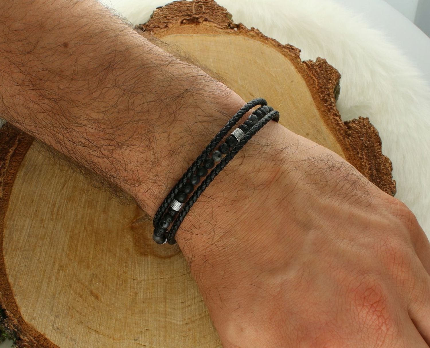 Bransoletka męska stalowa DIA-BRA-S8813952-STAL z czarnymi rzemieniami i kamieniami lawy. Długość 21–22 cm. Stylowy, trwały i naturalny akcent dla mężczyzny z charakterem.1.jpg