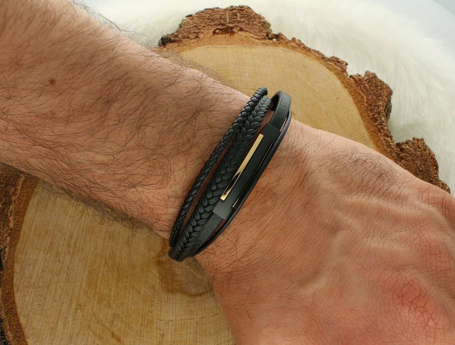 Bransoletka męska DIA-BRA-S9034859-STAL – cztery rzemyki i stalowa blaszka, długość 20,5–21,5 cm. Stylowy, trwały dodatek ze stali szlachetnej dla nowoczesnego mężczyzny.1.jpg