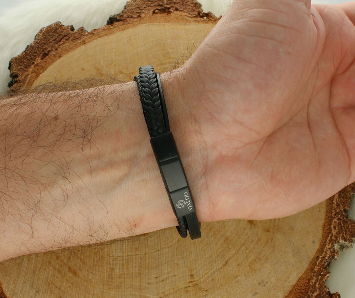 Bransoletka męska DIA-BRA-S9034859-STAL – cztery rzemyki i stalowa blaszka, długość 20,5–21,5 cm. Stylowy, trwały dodatek ze stali szlachetnej dla nowoczesnego mężczyzny.1.jpg