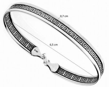 Stylowa srebrna bransoletka Ag 925 z klasycznym greckim wzorem meandry. Sztywna forma, oksydowane wykończenie. Bez kamieni. Średnica 65 mm, waga 6,7 g.1.jpg