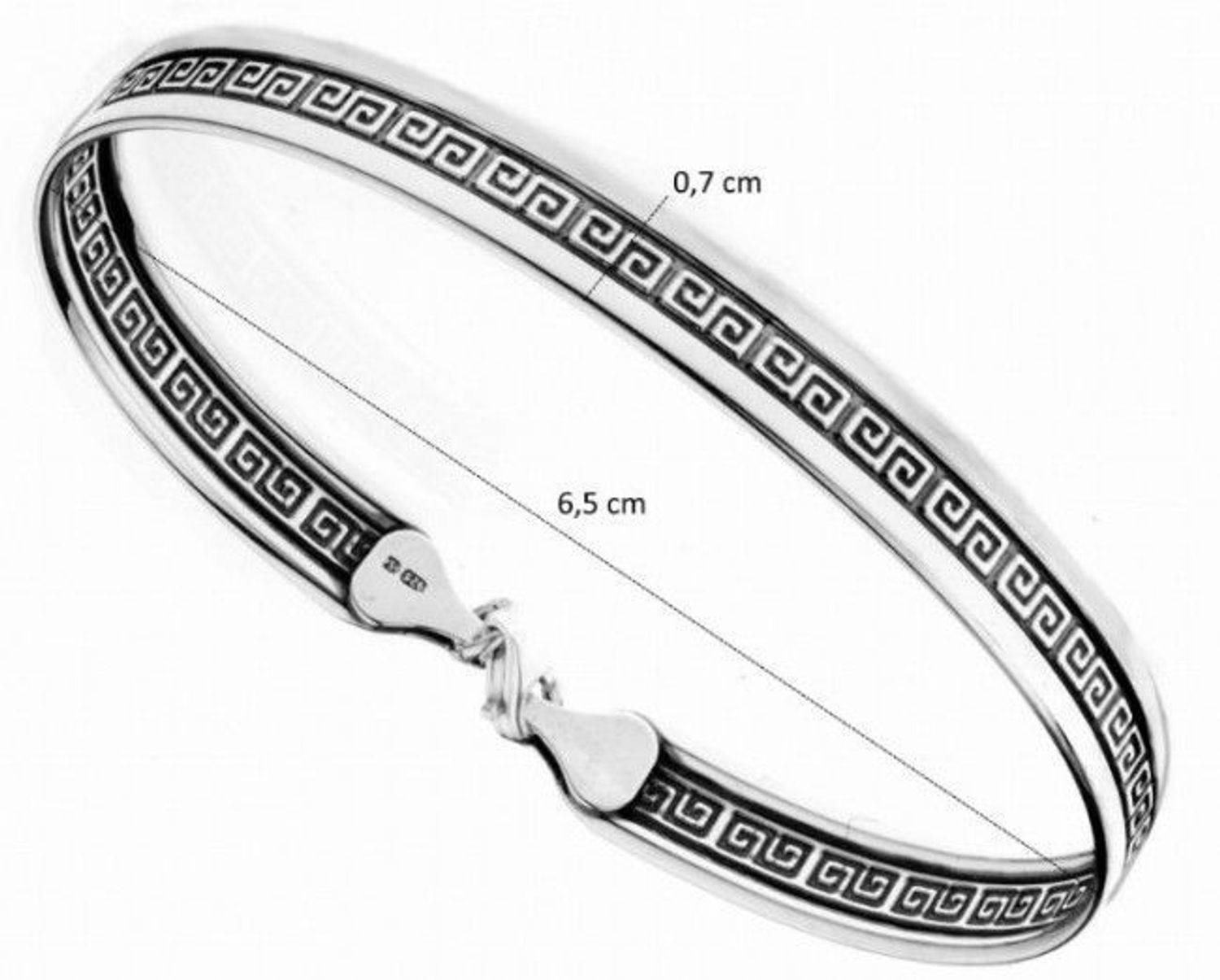 Stylowa srebrna bransoletka Ag 925 z klasycznym greckim wzorem meandry. Sztywna forma, oksydowane wykończenie. Bez kamieni. Średnica 65 mm, waga 6,7 g.2.jpg