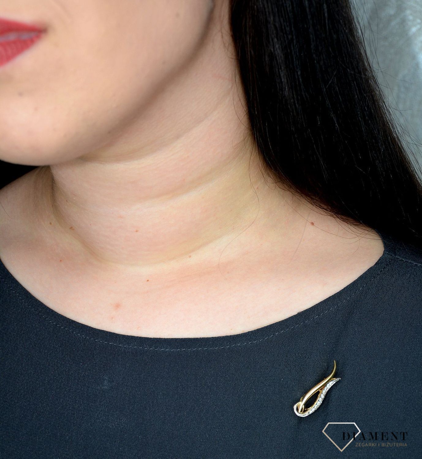 Złota broszka 585 fale z cyrkoniami DIA-BRO-0981-585.jpg