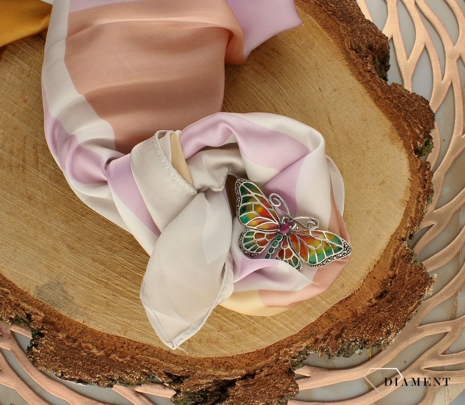 Srebrna broszka damska kolorowy motyl z markazytami DIA-BRO-10187-925. Srebrna broszka damska. Srebrna broszka idealna na prezent dla kobiety. Srebrna broszka w kształcie motyla. Srebrna broszka z markazytami (3).jpg