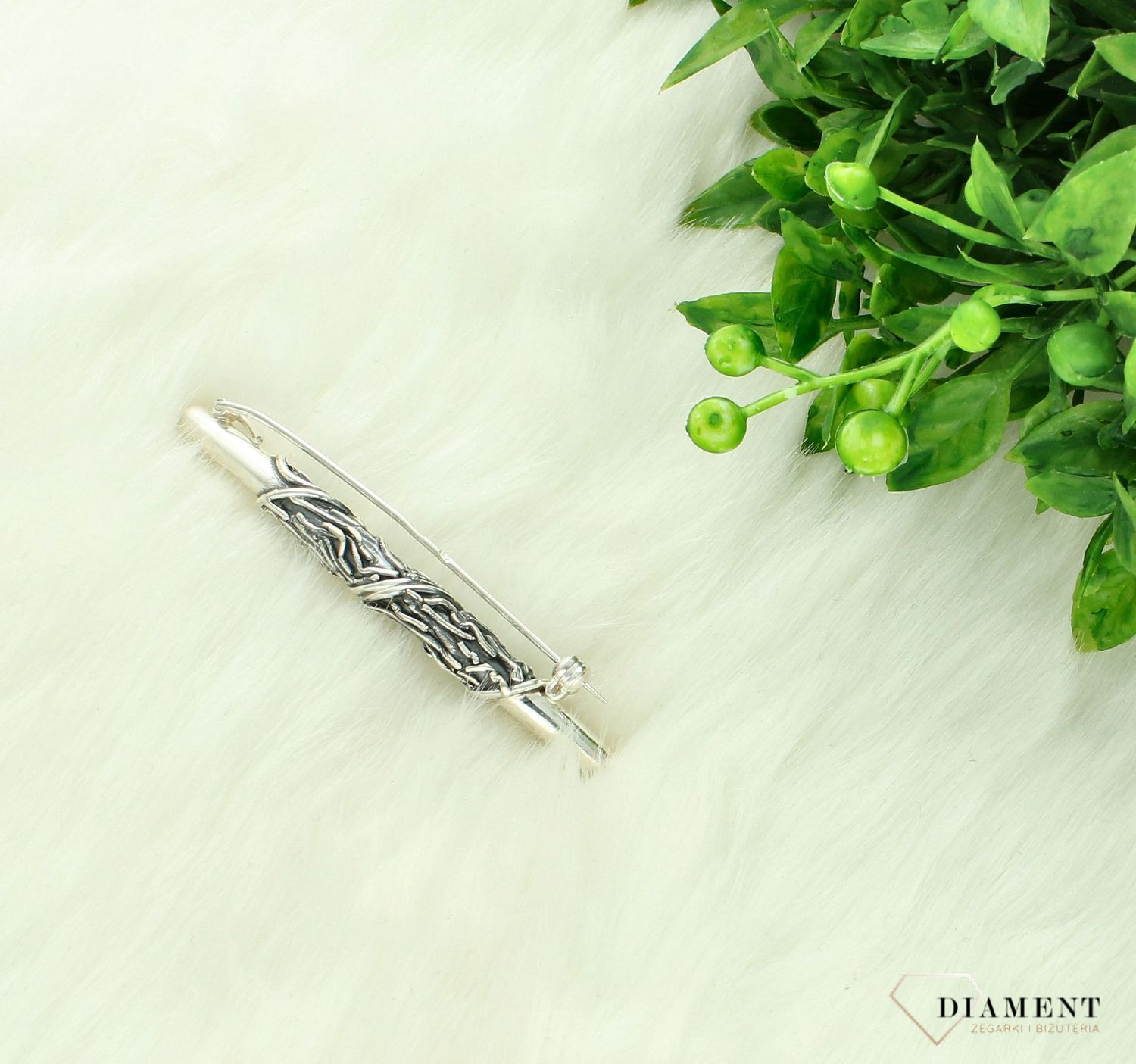 Srebrna broszka 925 oksydowana DIA-BRO-11377-925. Srebrna broszka damska. Srebrna broszka klasyczny dodatek. Broszka srebrna oksydowana. Broszka idealna na prezent..jpg