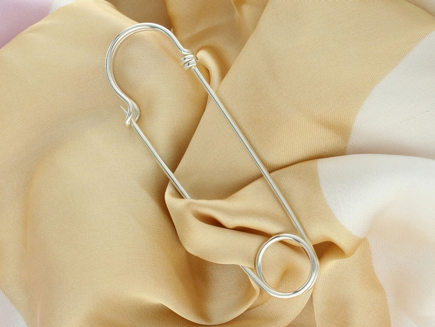 Damska srebrna broszka agrafka 925 DIA-BRO-13802-925 – efektowna i trwała agrafka.jpg