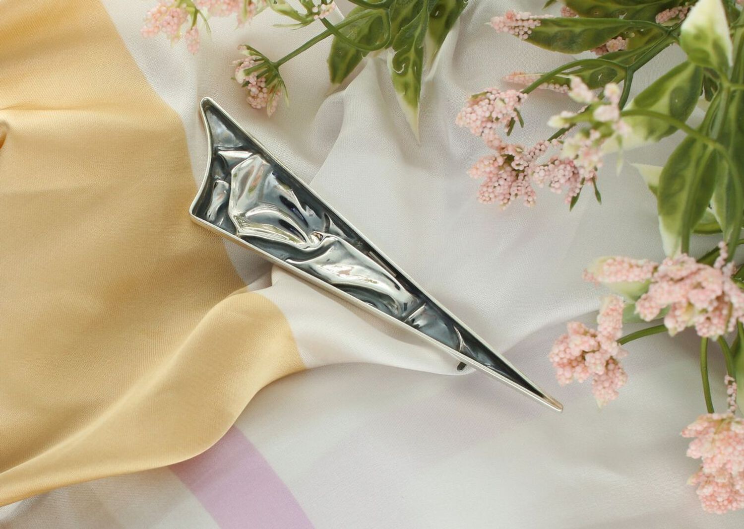 Damska srebrna broszka z nieregularnym wzorem 925 DIA-BRO-13803-925 Ag 925.jpg