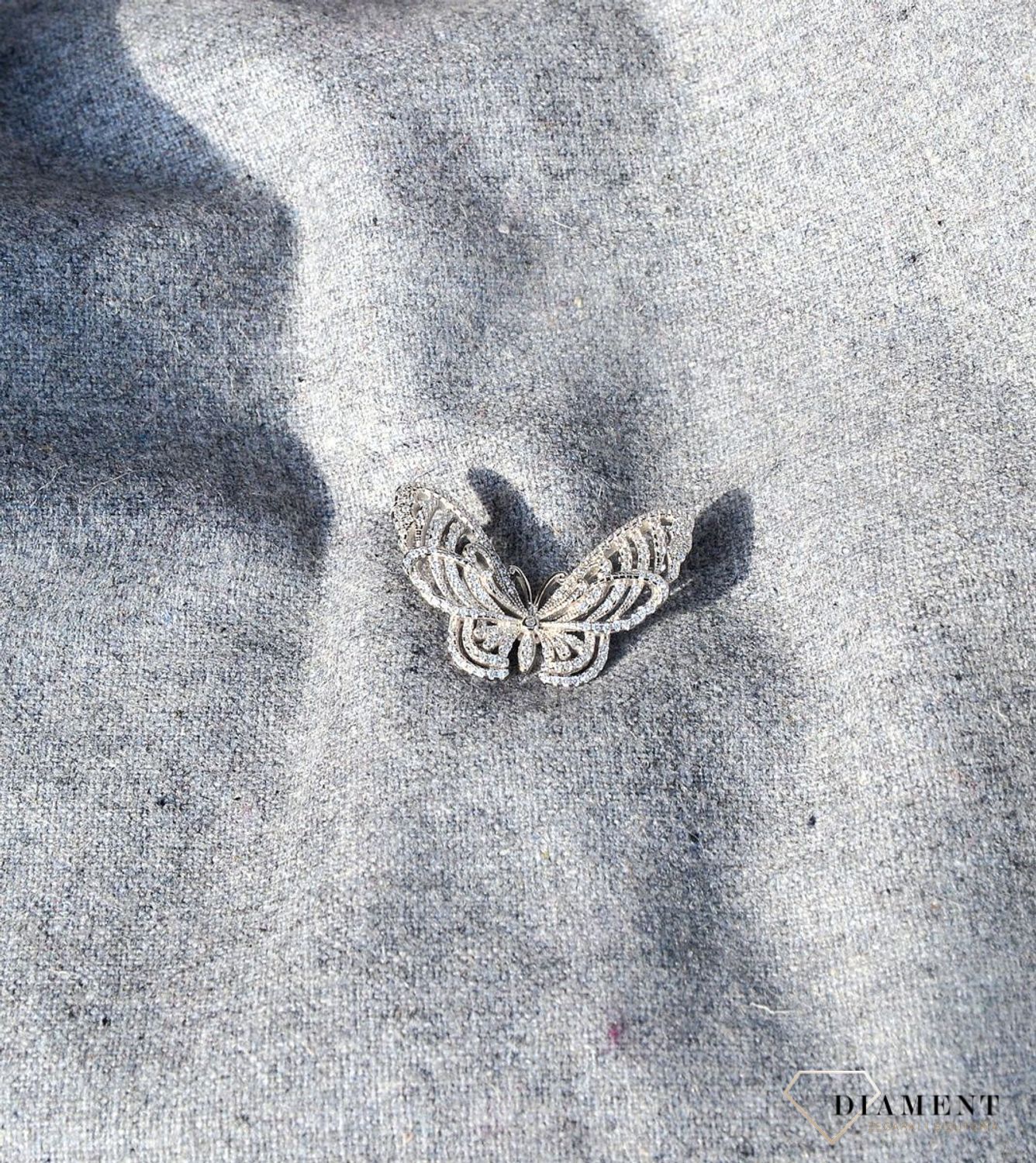 Srebrna broszka motyl z cyrkoniami DIA-BRO-2913-925.jpg