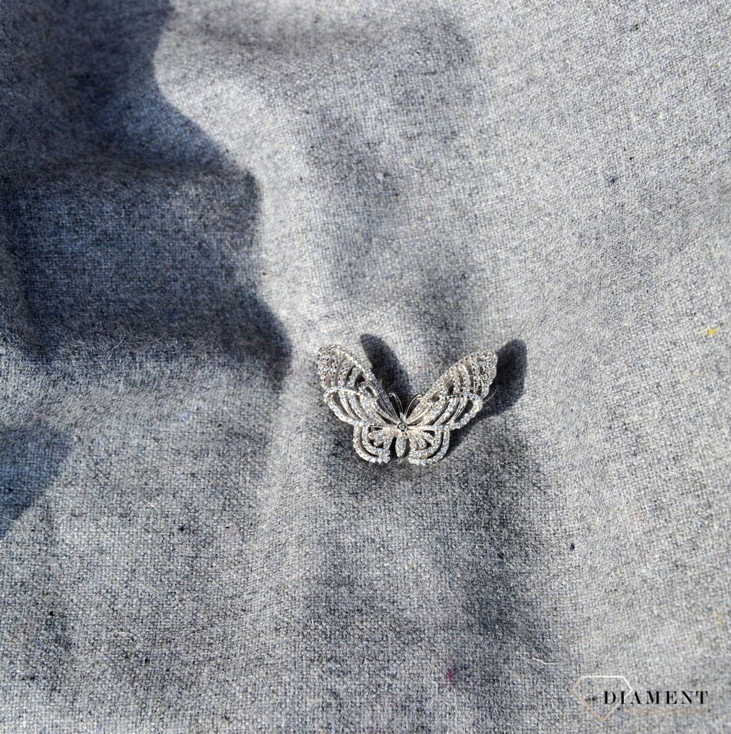 Srebrna broszka motyl z cyrkoniami DIA-BRO-2913-925.jpg