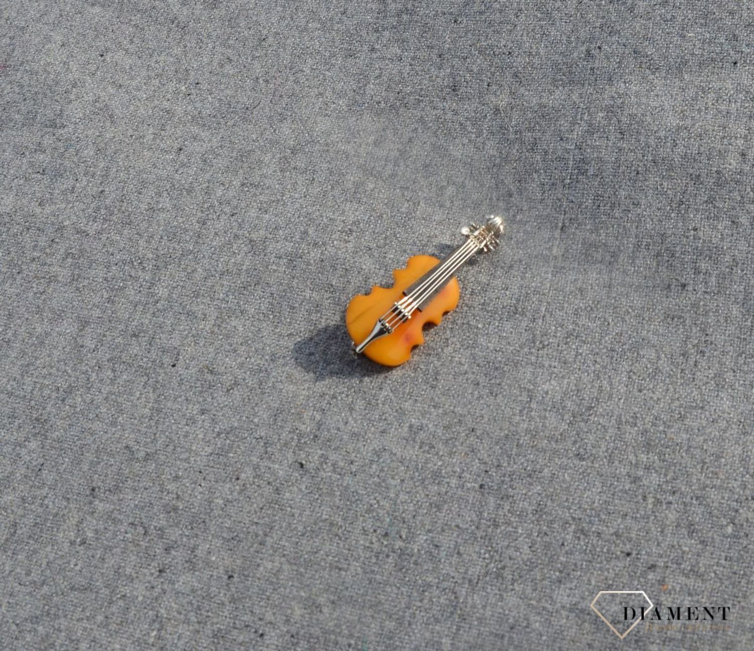 Srebrna broszka skrzypce z bursztynu DIA-BRO-2914-925.jpg