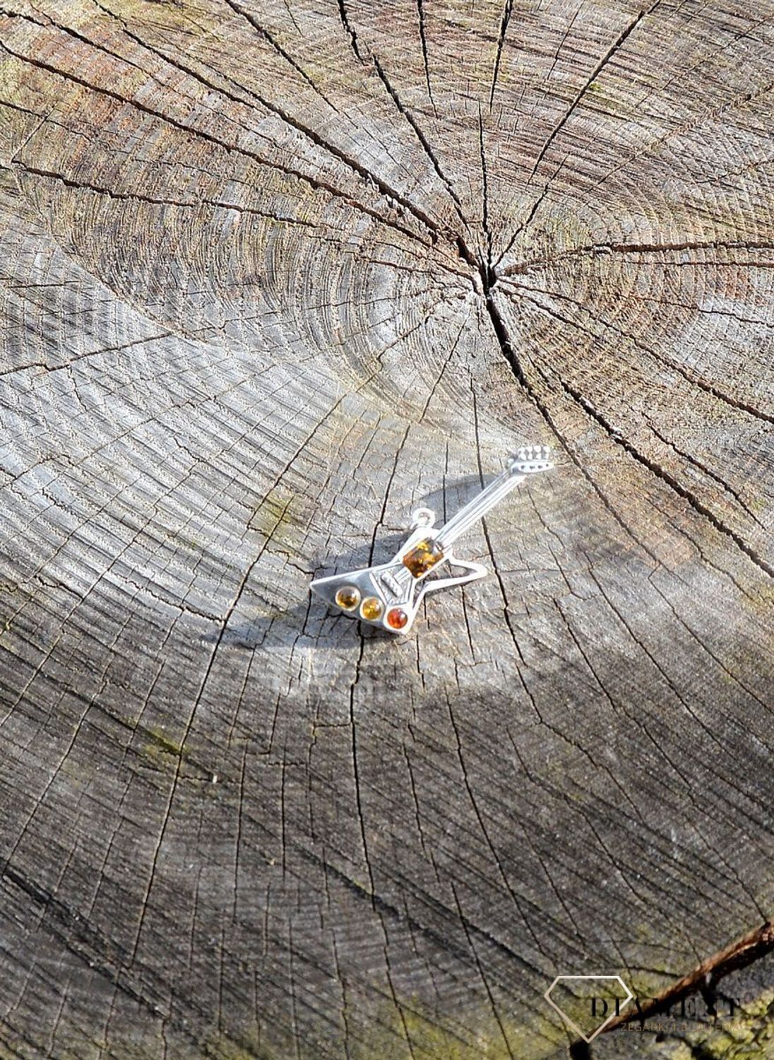 Srebrna broszka gitara z bursztynem DIA-BRO-2915-925.jpg