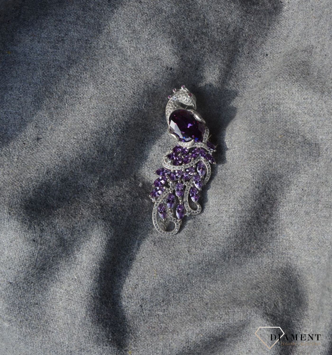 Srebrna broszka paw fioletowe i białe cyrkonie DIA-BRO-2916-925.jpg