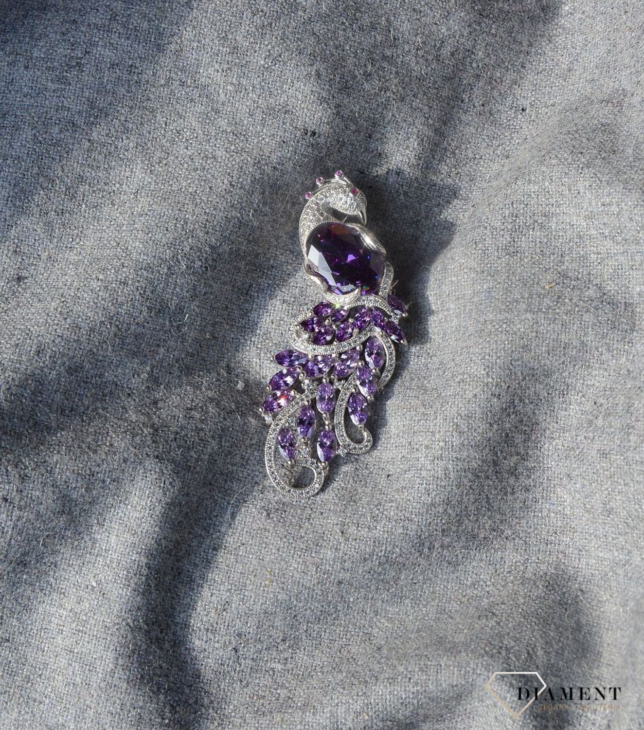 Srebrna broszka paw fioletowe i białe cyrkonie DIA-BRO-2916-925.jpg