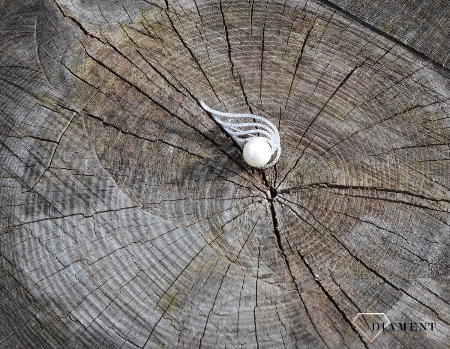 Srebrna broszka perła syntetyczna z cyrkoniami DIA-BRO-2918-925.jpg