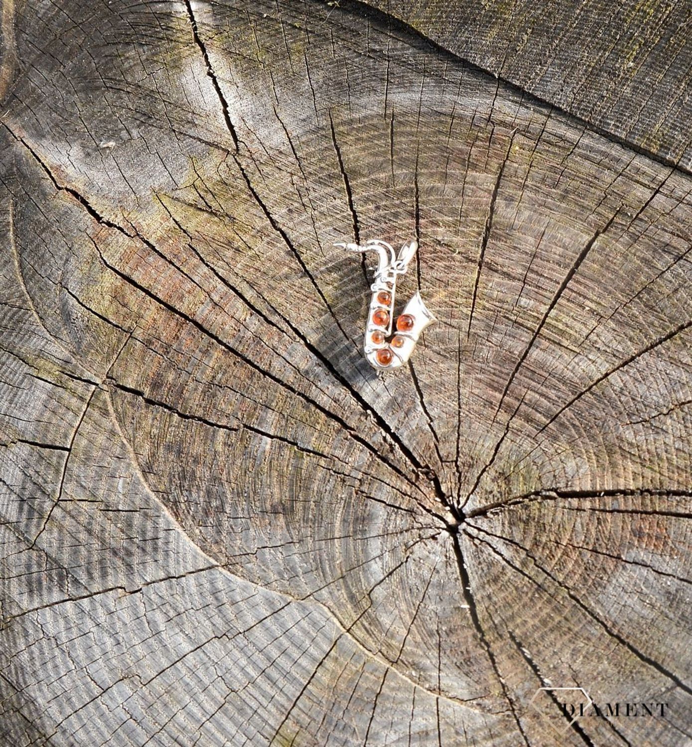 Srebrna broszka saksofon z bursztynem DIA-BRO-2920-925.jpg