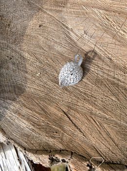 Srebrna broszka liść z cyrkoniami to element kolekcji, w której główną rolę gra ponadczasowy wzór. Srebro jest kruszcem wprost uwielbianym przez kobiety. Świetny pomysł na prezent. (5).JPG