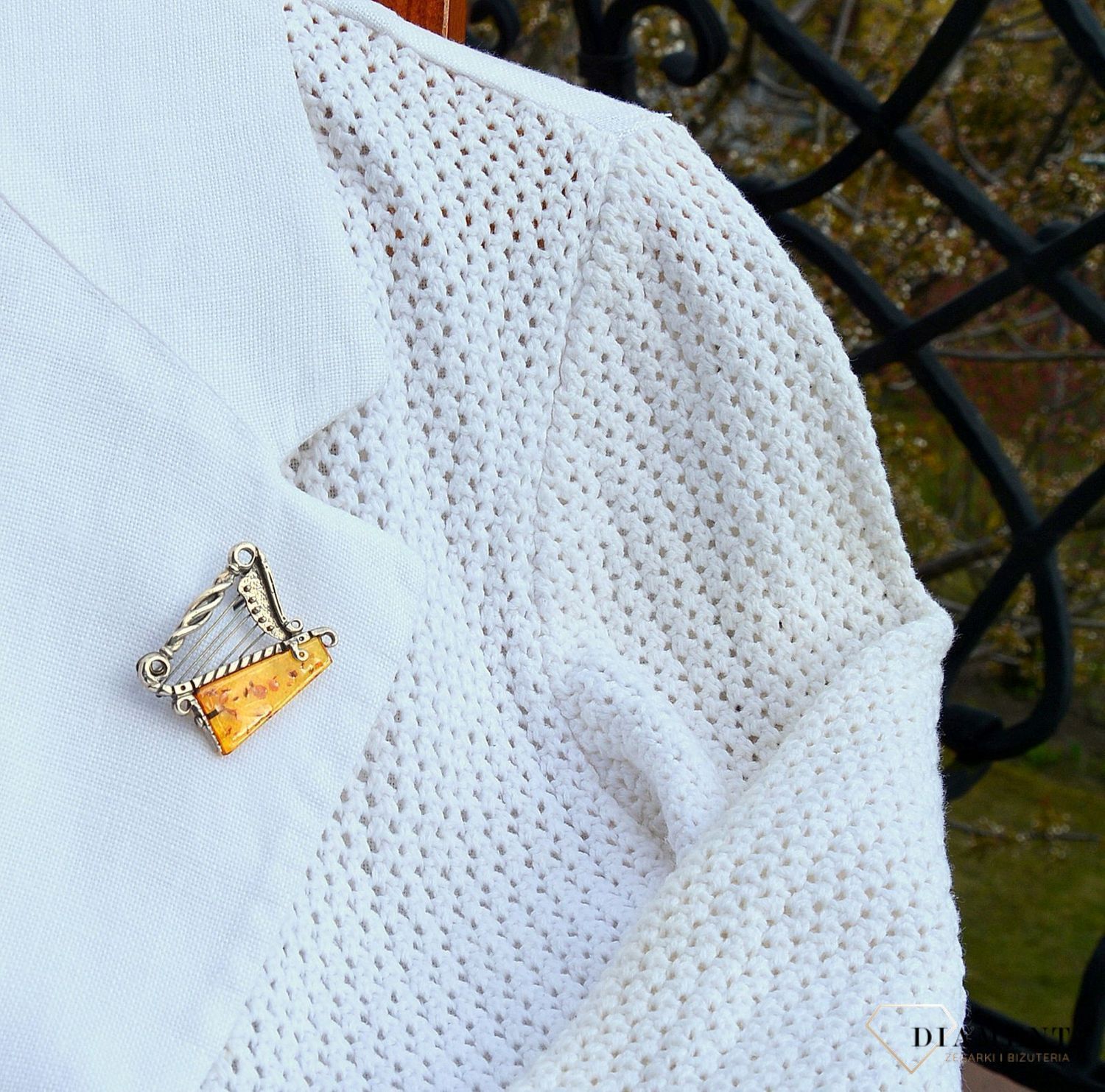 Srebrna broszka harfa z bursztynem DIA-BRO-2942-925.jpg