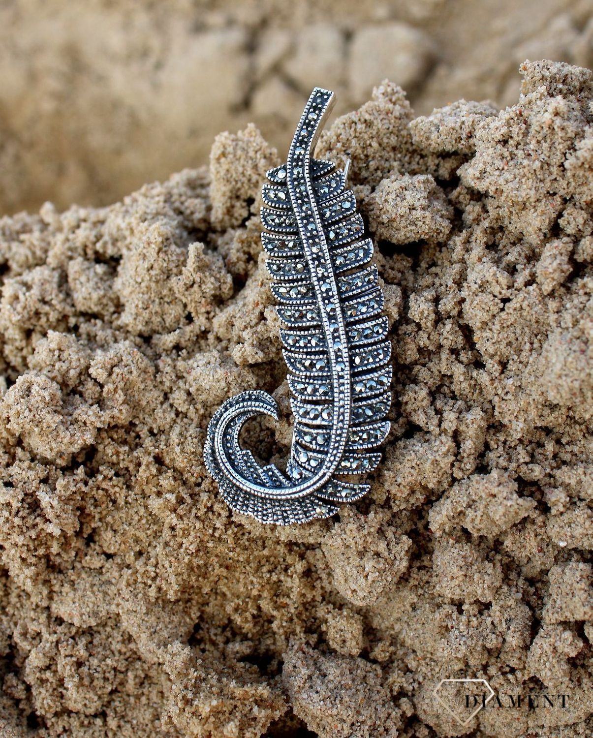 Srebrna broszka 'Liść paproci' z markazytami DIA-BRO-3346-925.jpg