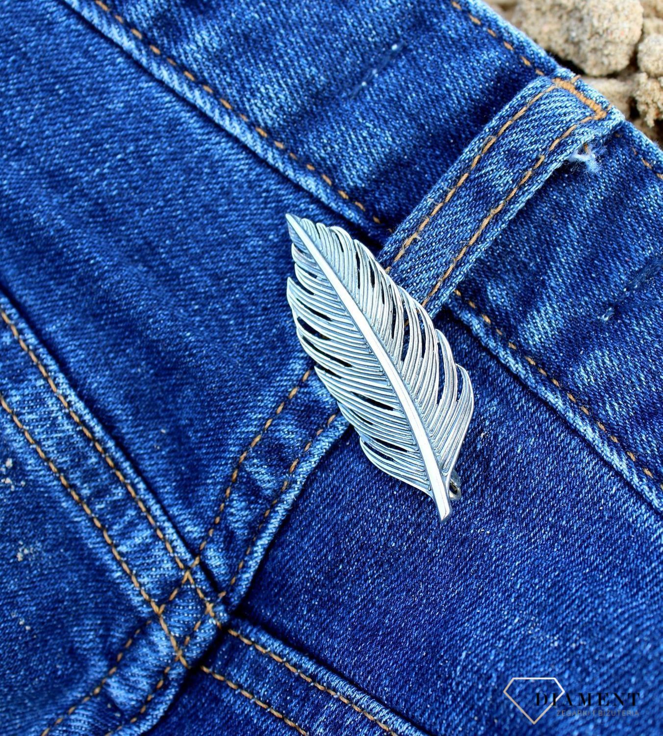 Srebrna broszka Piękne piórko DIA-BRO-3352-925.jpg