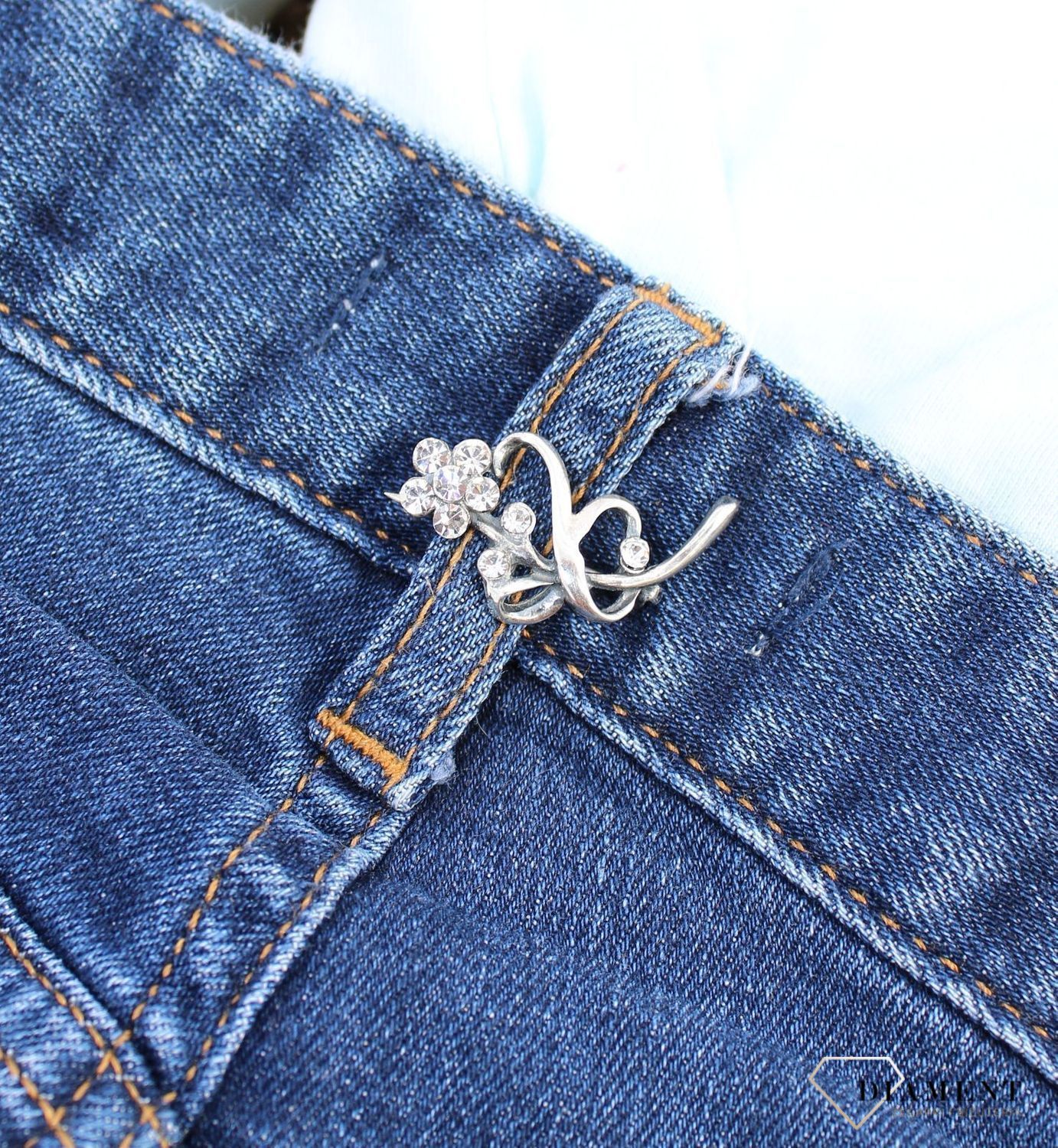 Srebrna broszka kwiatek i wstążka DIA-BRO-3356-925.jpg