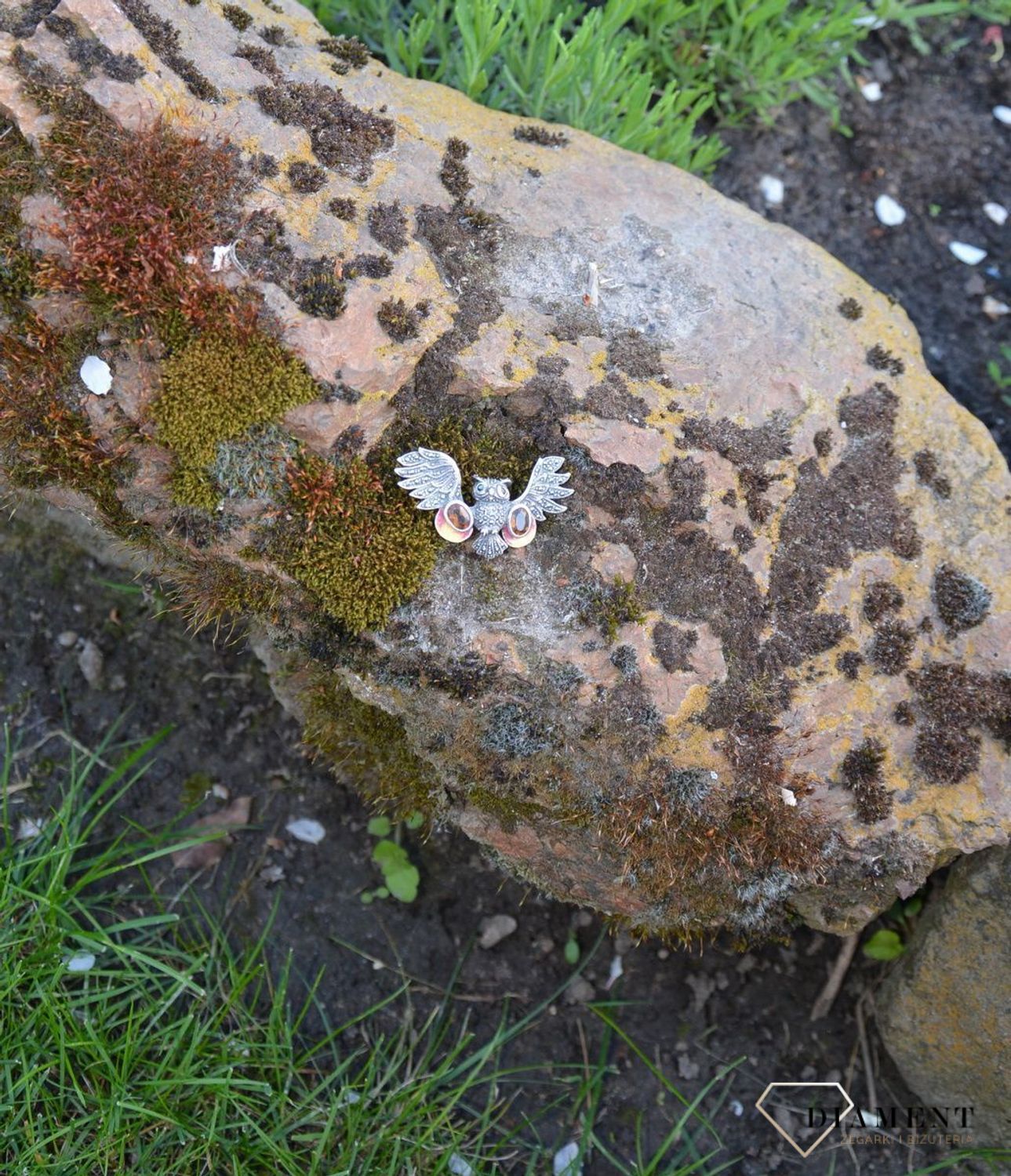 Srebrna broszka w kształcie Sowy z bursztynem i markazytami DIA-BRO-3357-925.jpg