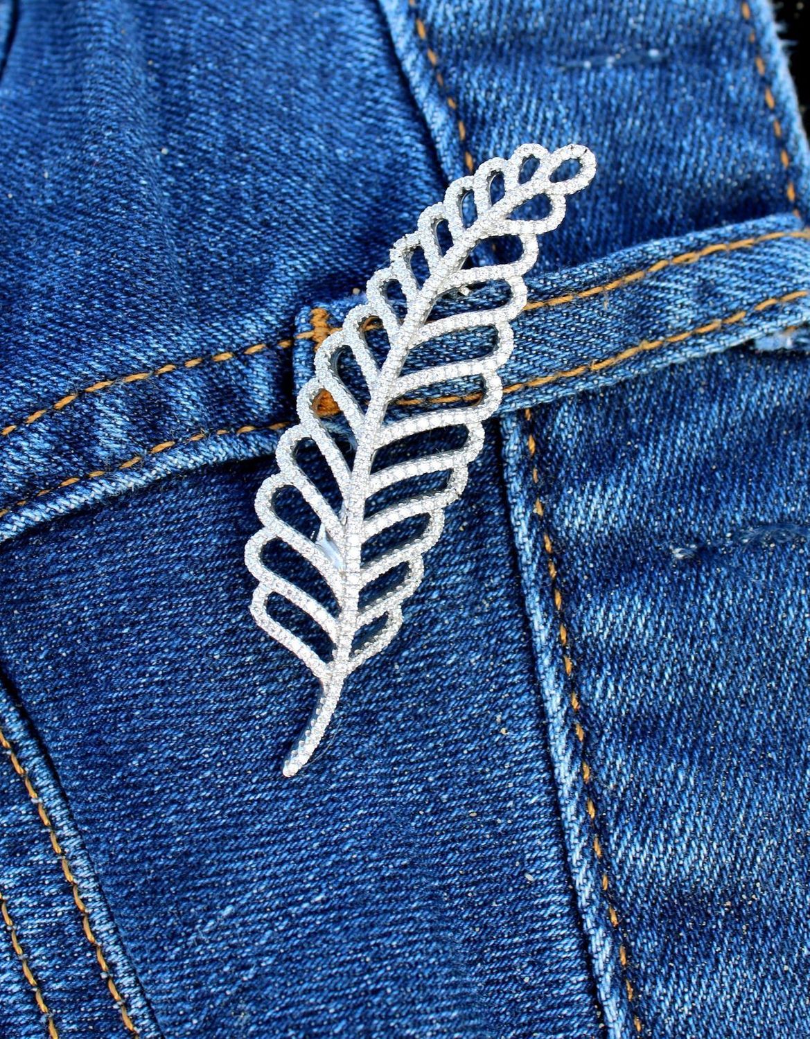 Srebrna broszka liść paproci z cyrkoniami DIA-BRO-3361-925.jpg