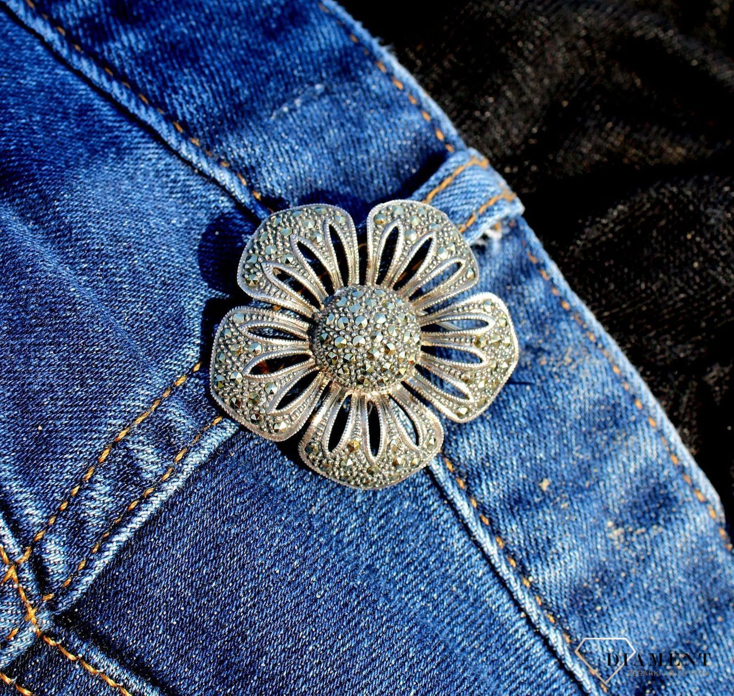 Srebrna broszka duży kwiat z markazytami DIA-BRO-3364-925.jpg