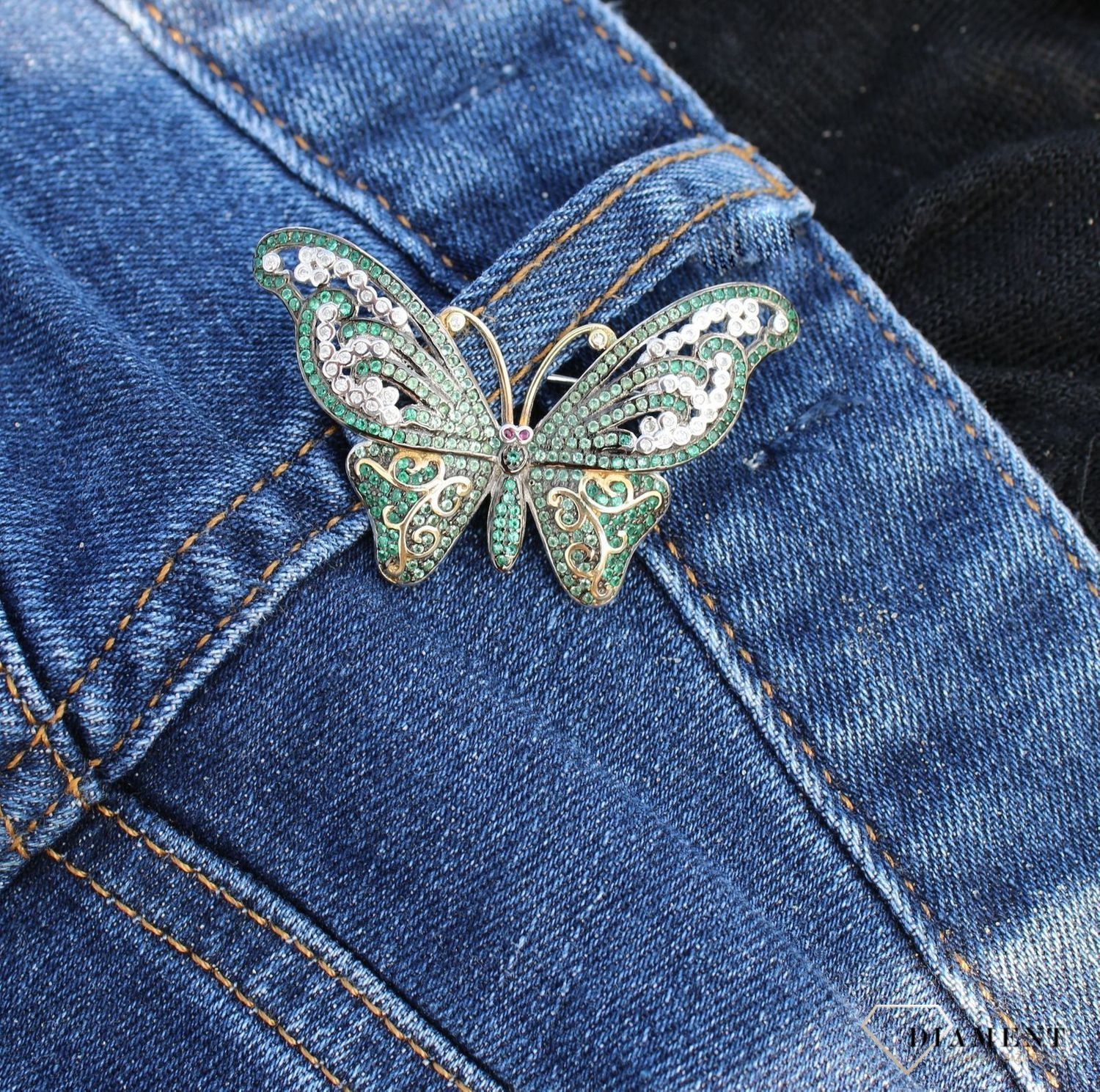 Srebrna broszka zielony motyl ozdobiony cyrkonią DIA-BRO-3365-925.jpg