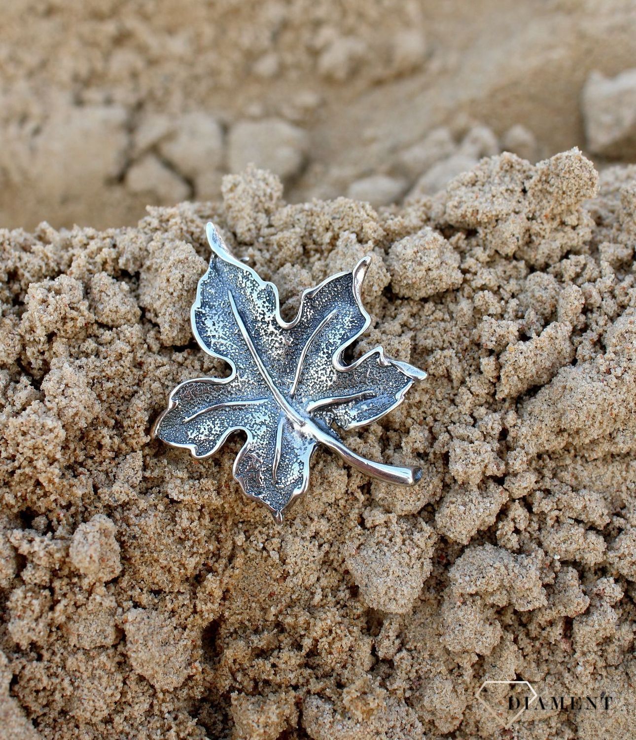 Srebrna broszka w kształcie liścia DIA-BRO-3367-925.jpg