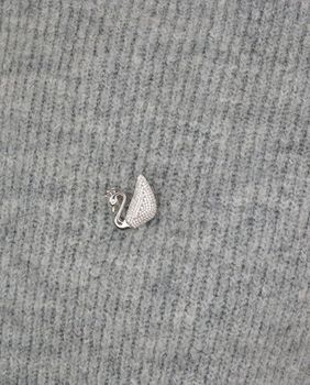 Srebrna broszka w kształcie łabędzie z białymi kamieniami DIA-BRO-5752-925. Broszka łabędź. Prezent dla babci. Prezent dla ukochanej mamy. Wyjątkowa srebrna broszka (3).JPG